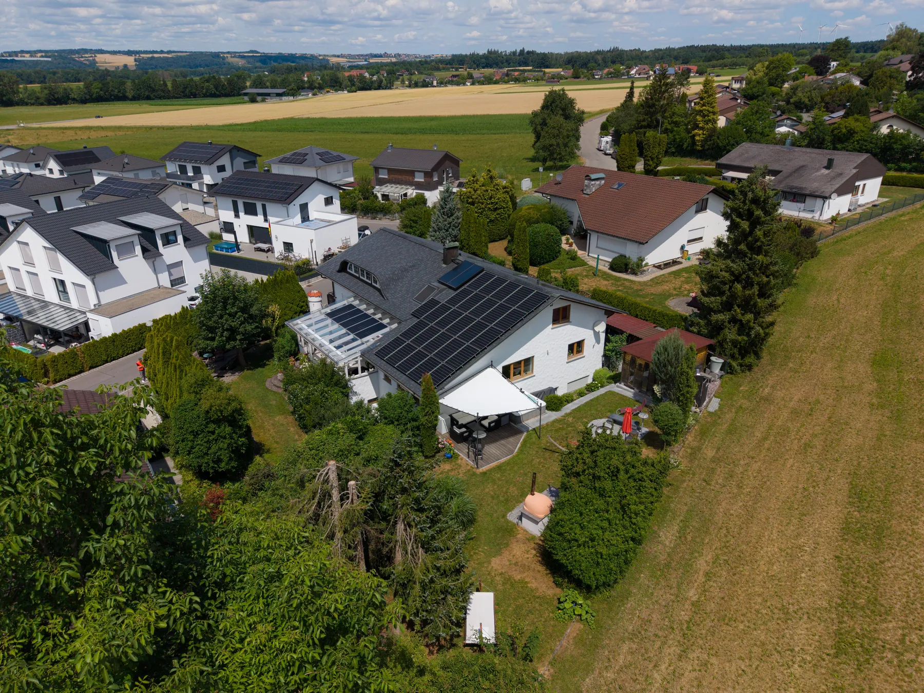 Ein Zuhause mit Charakter - Großzügiges Mehrfamilienhaus in ruhiger Lage mit Wohn-/ Gewerbeeinheit
