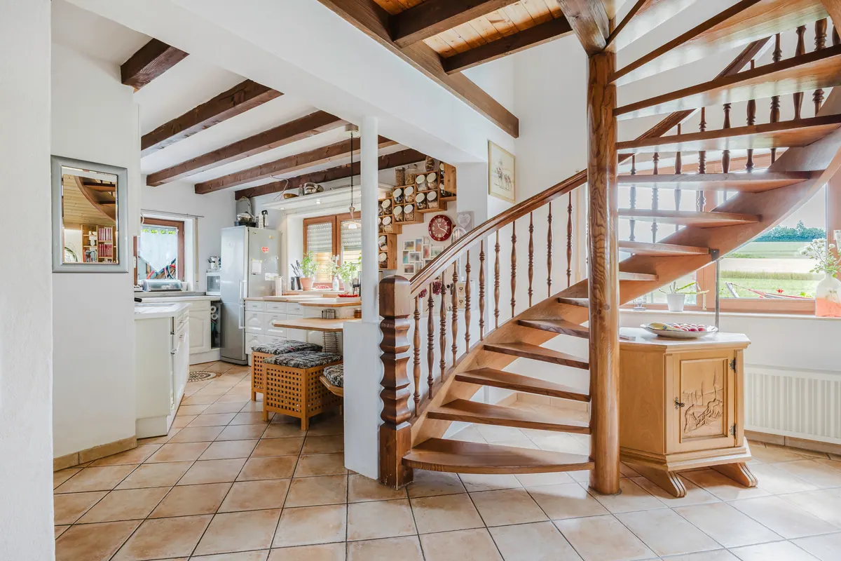 Ein Zuhause mit Charakter - Großzügiges Mehrfamilienhaus in ruhiger Lage mit Wohn-/ Gewerbeeinheit, Bild 5